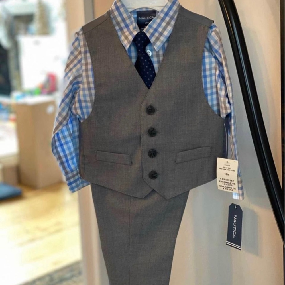Nautica 4 piece suit 18 months